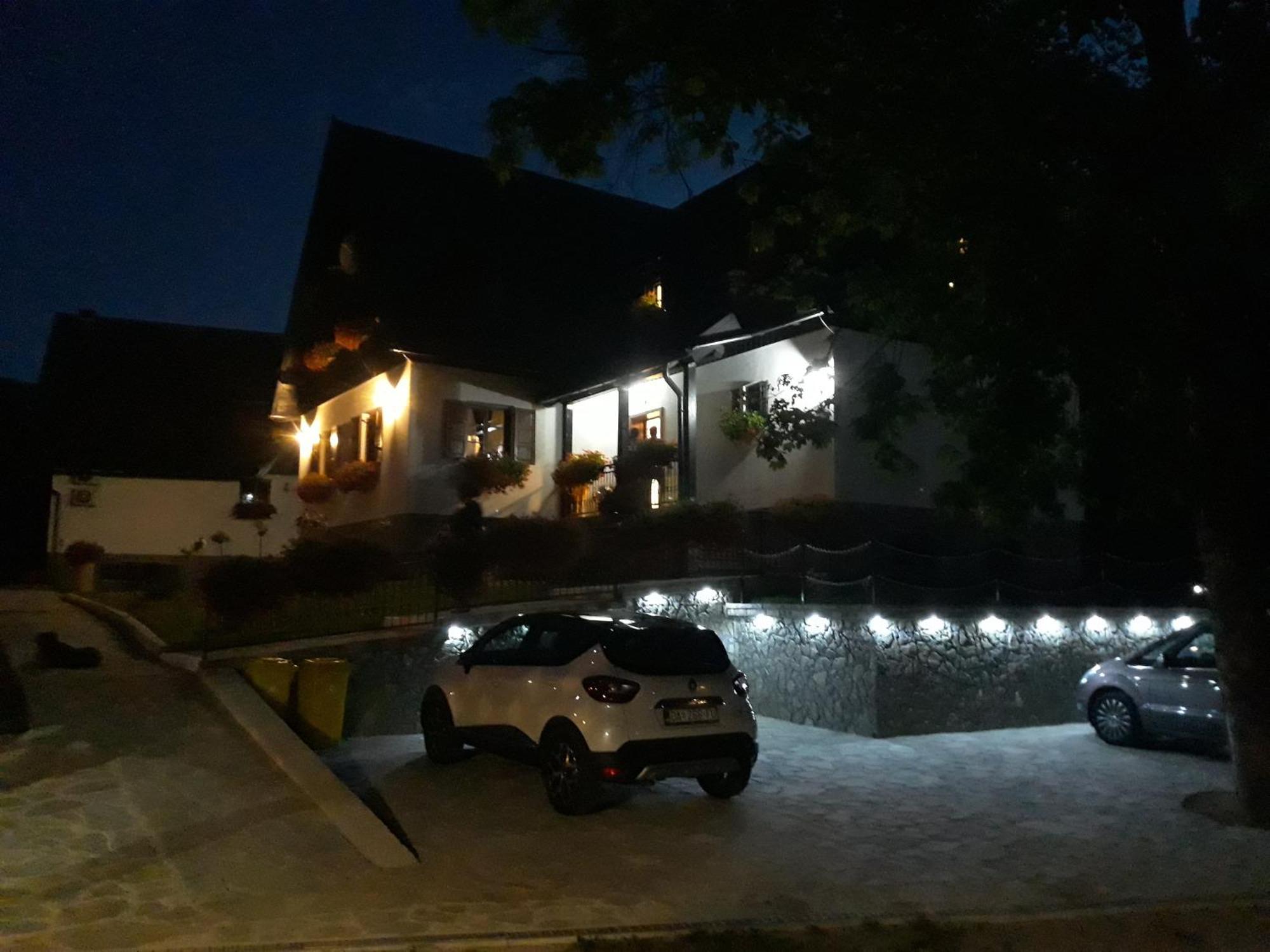 ปันซิออน เบรซา Hotel พลิตวิชกา เยเซรา ภายนอก รูปภาพ