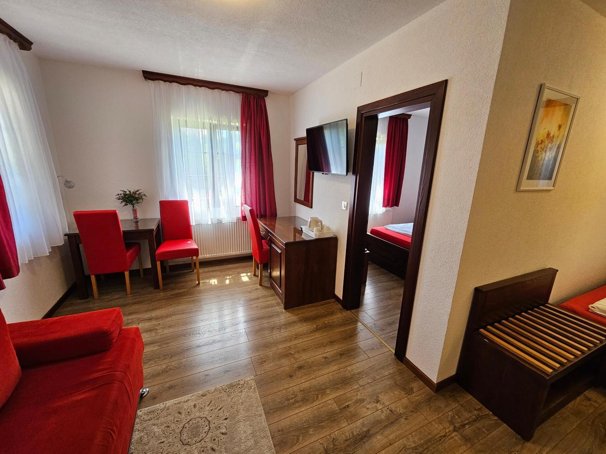 ปันซิออน เบรซา Hotel พลิตวิชกา เยเซรา ภายนอก รูปภาพ
